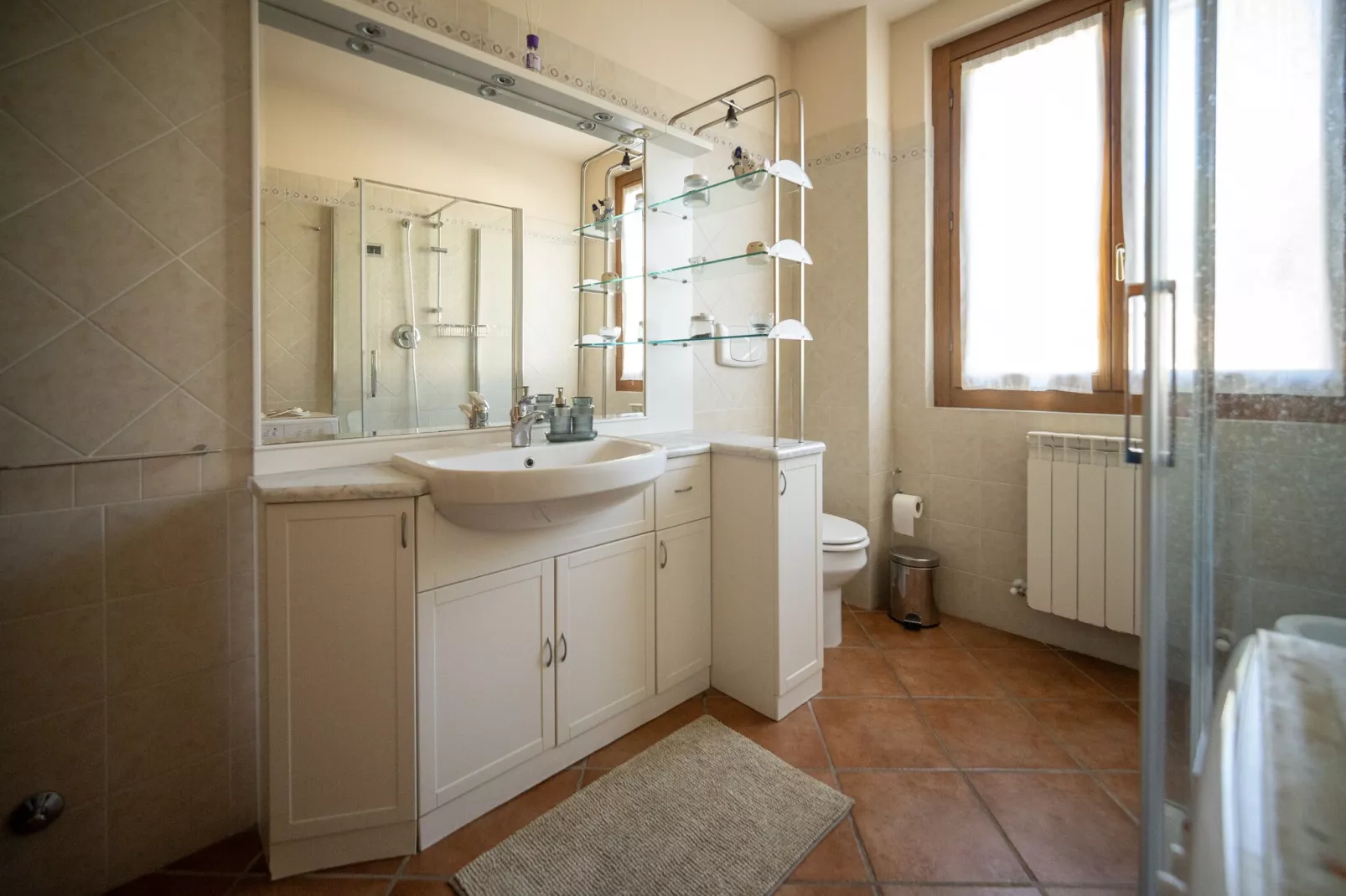 Villa a Loro Ciuffenna - Badkamer