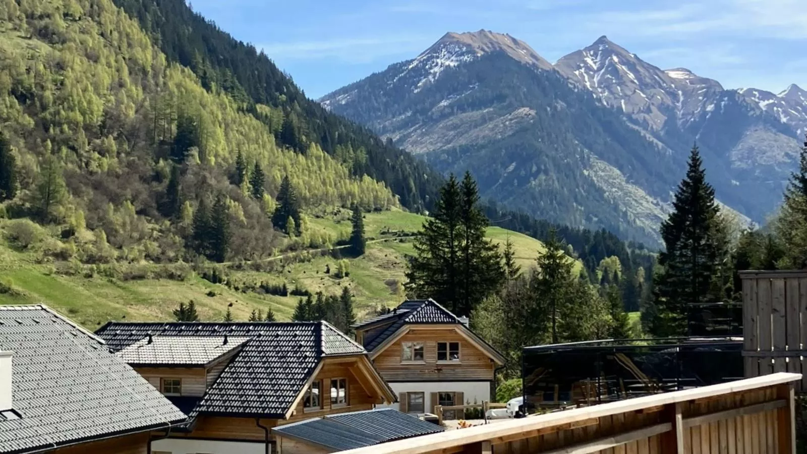 Ahorn Mountainlodge - Uitzicht zomer