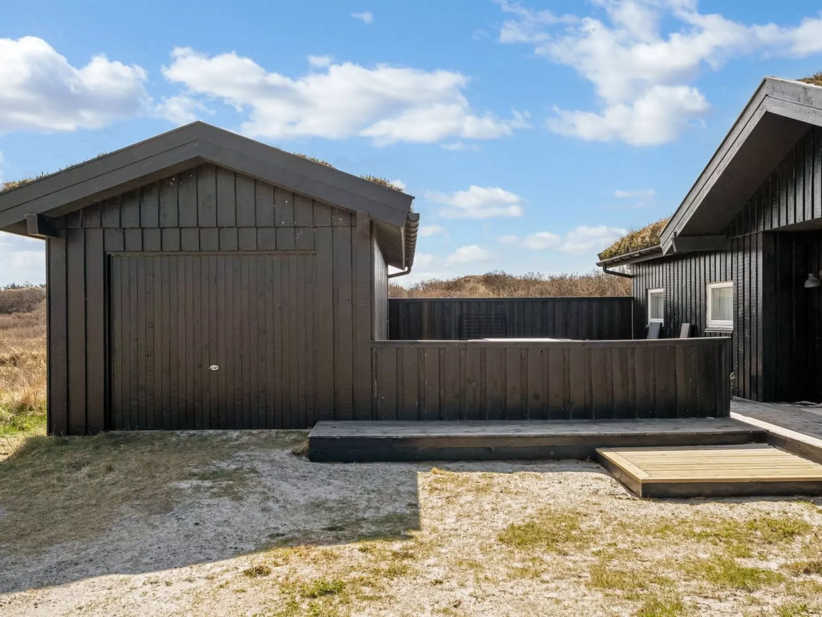 "Rutha" - 45m from the sea