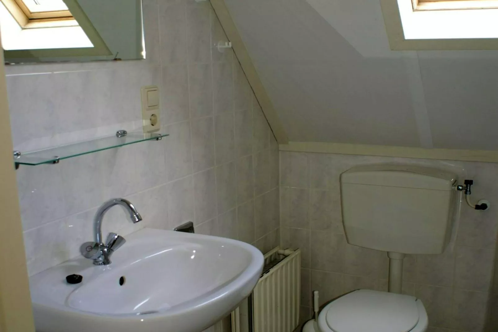 Schoneveld 327 Stern Breskens - Badkamer