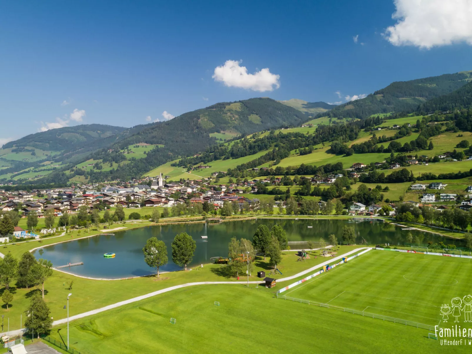 Lodge Seeblick 161 im Tauerndorf Enzingerboden - Buiten