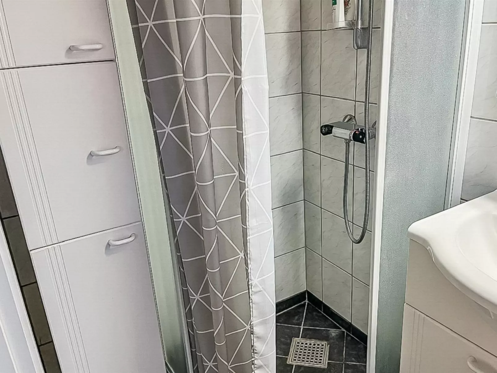 "Cedomir" - 400m from the sea - Binnen