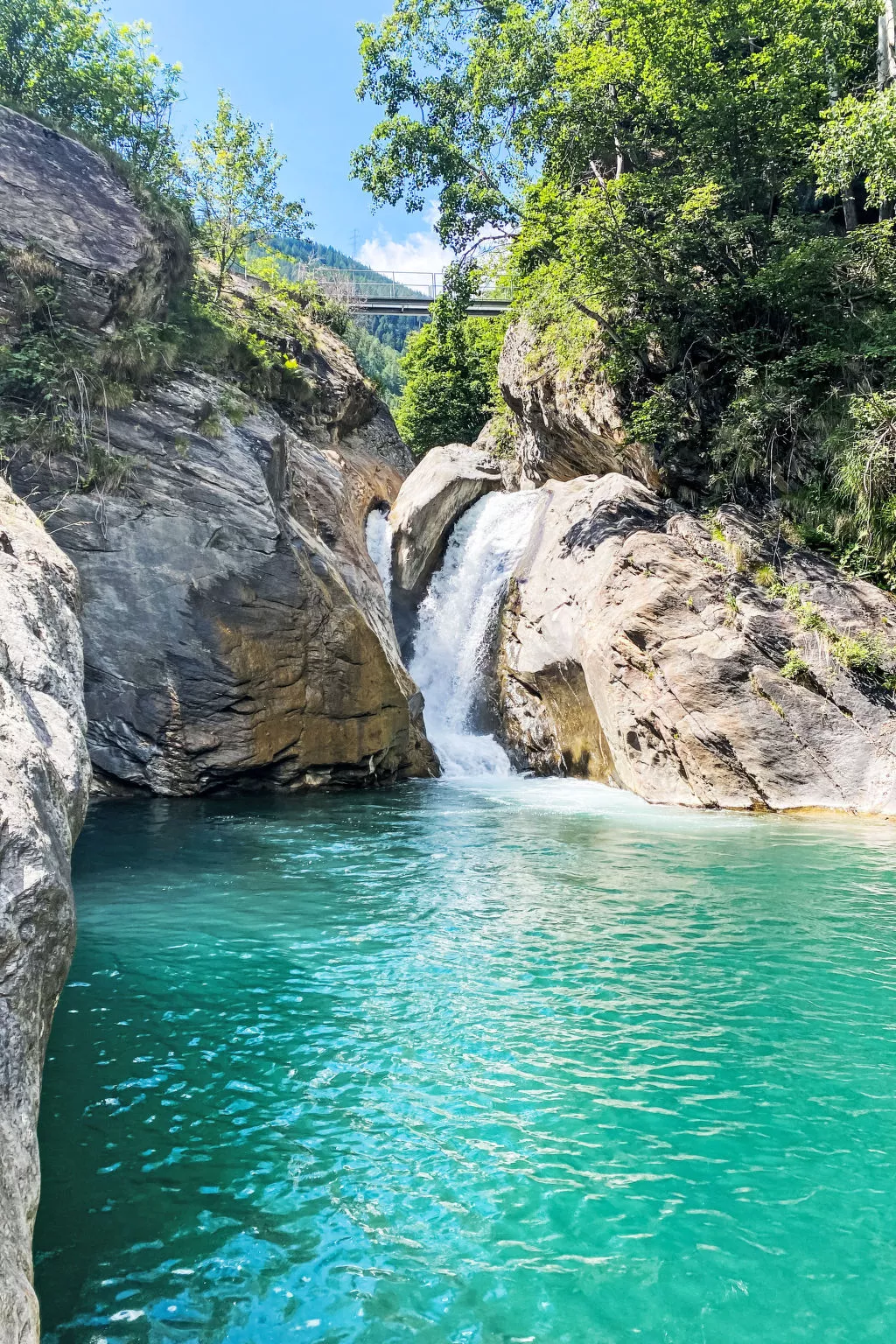 Waterfall House - Buiten