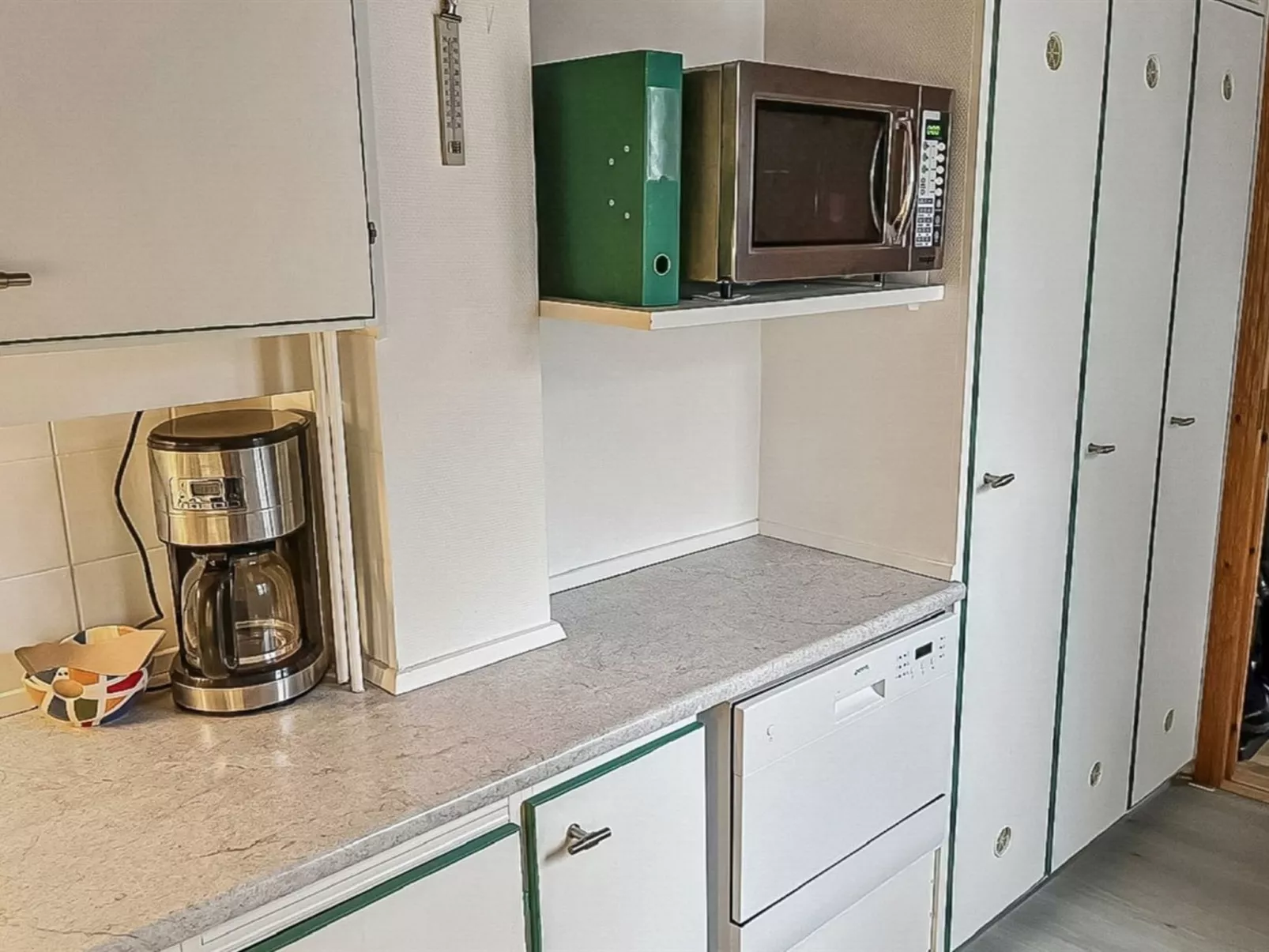 "Cedomir" - 400m from the sea - Binnen