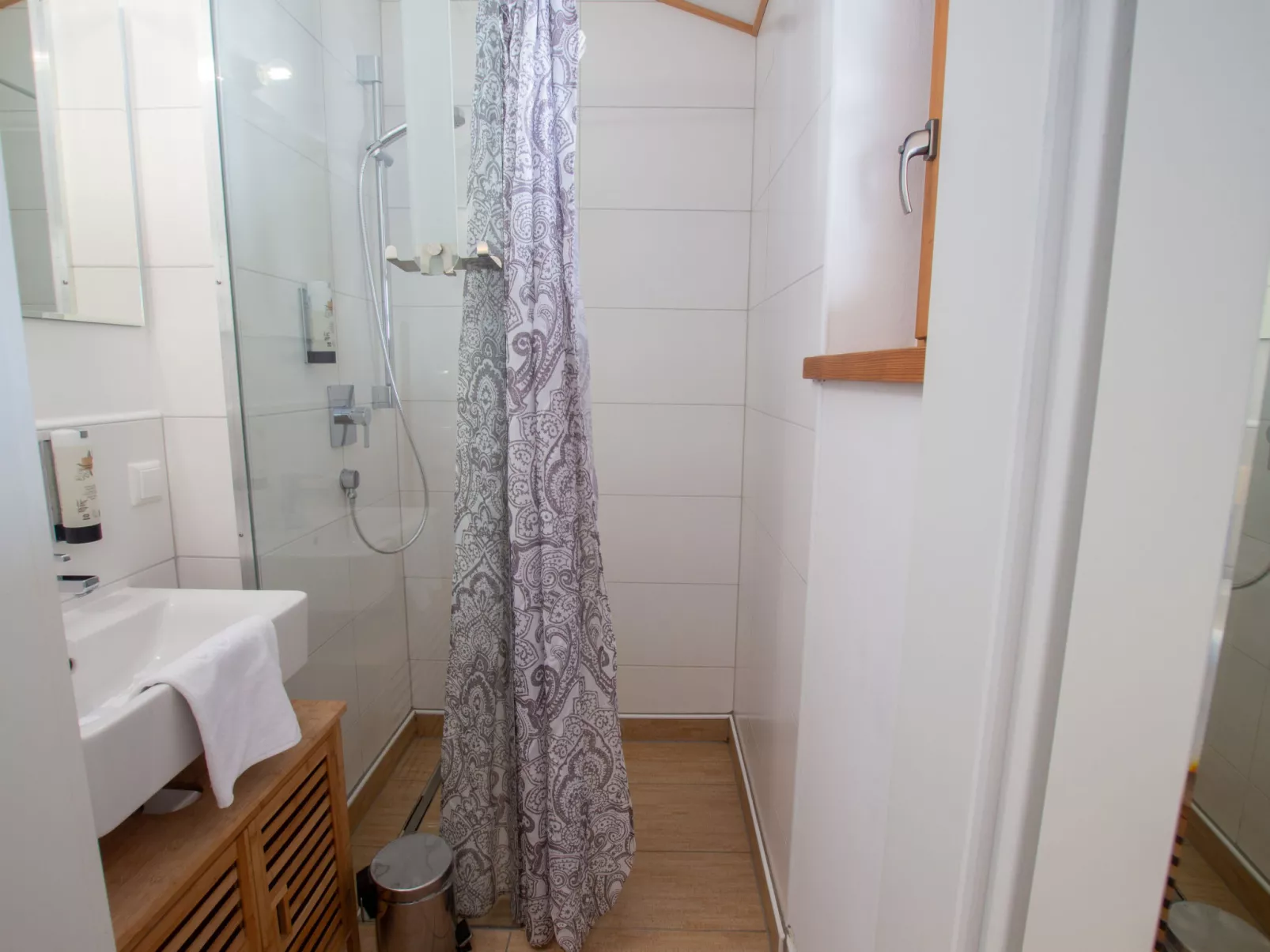 Lodge Enzian 194 im Tauerndorf Enzingerboden - Binnen