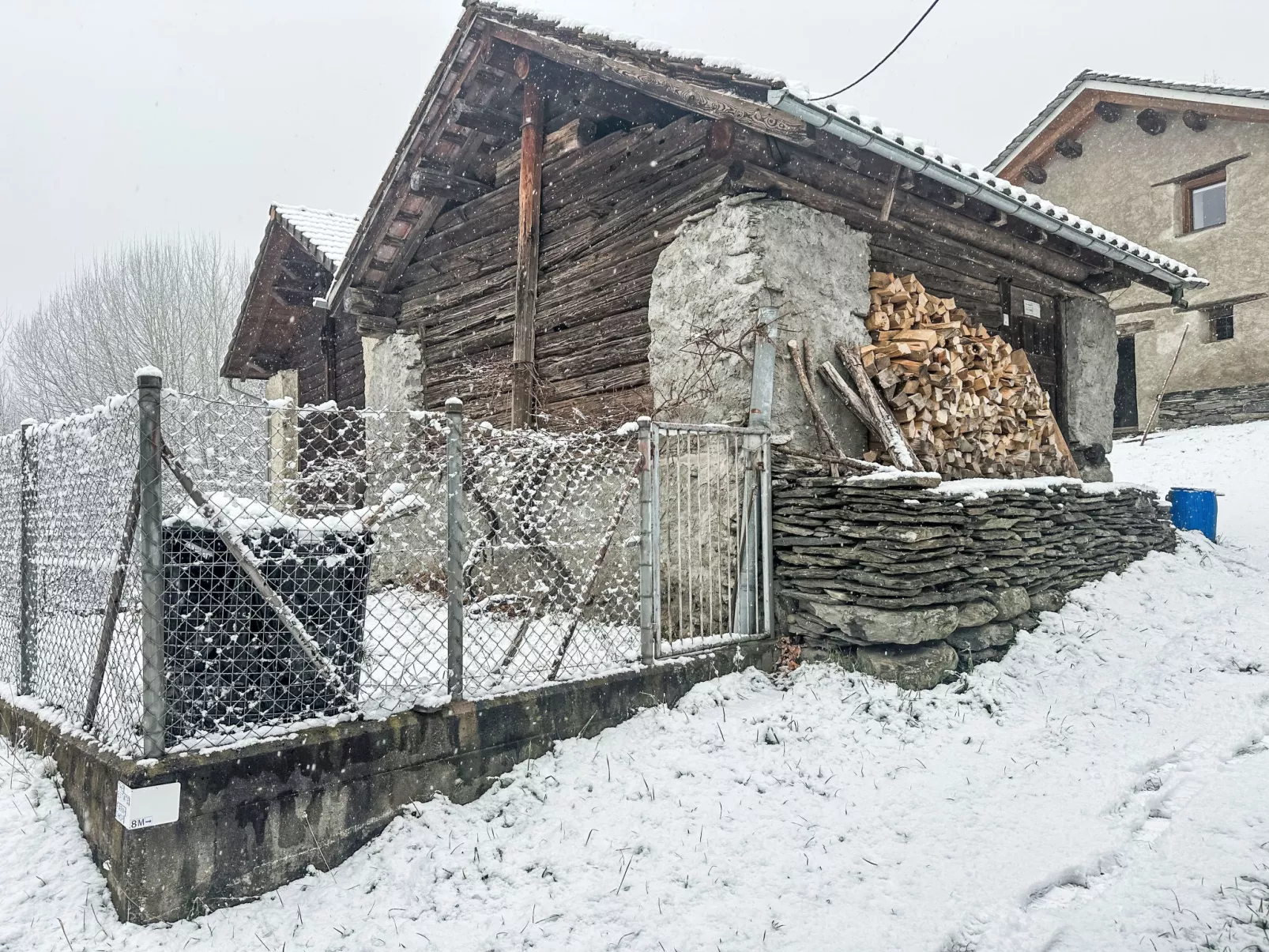 Waterfall House - Buiten