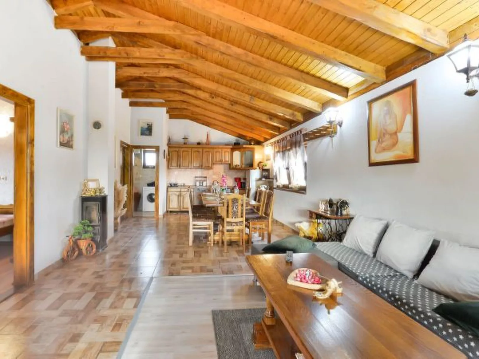 Villa Serena with pool - Image-tags.info