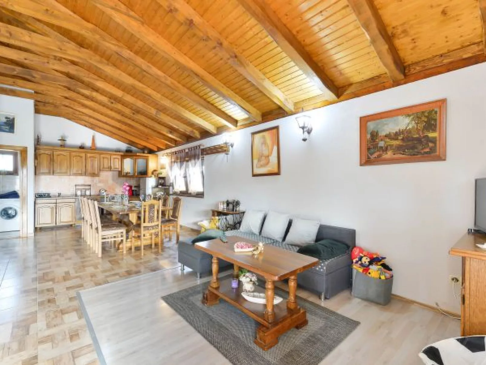 Villa Serena with pool - Image-tags.info