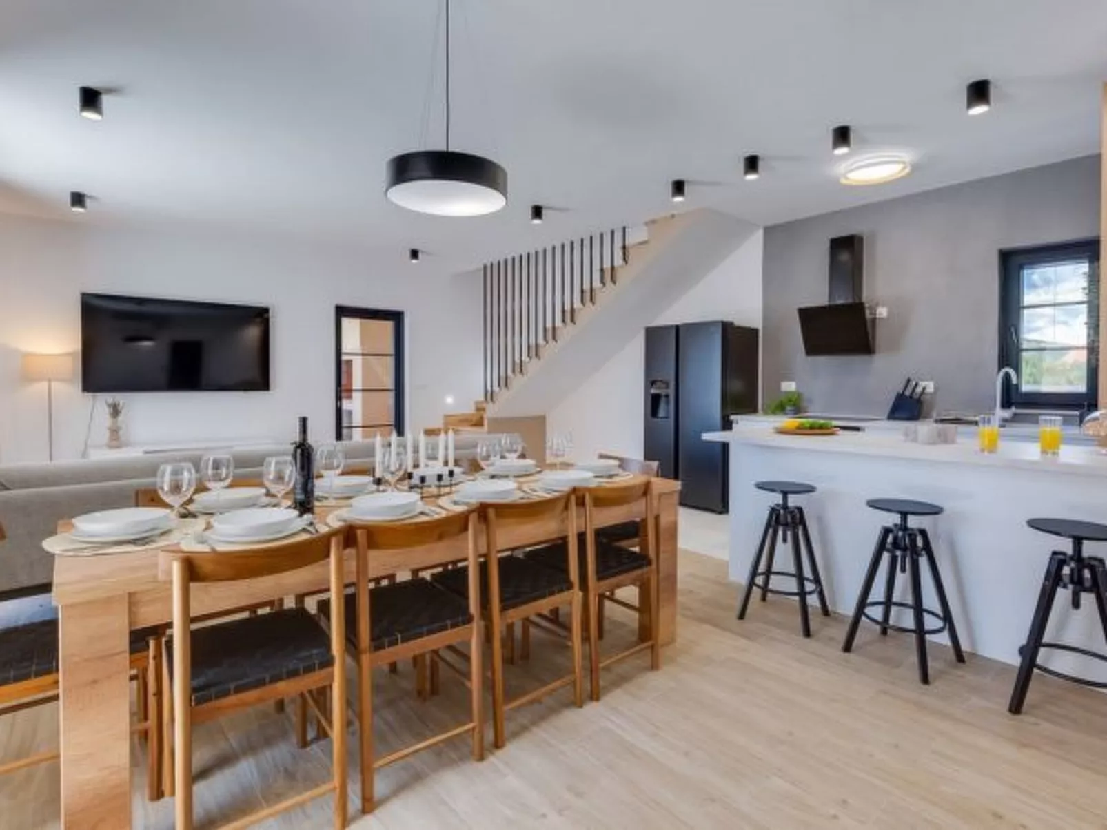 Magnificent Villa Oasis with extra large heated po - Image-tags.info