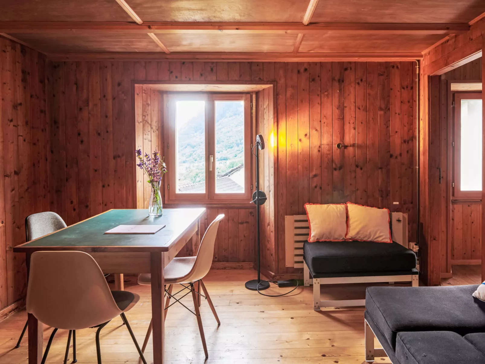 Waterfall House - Binnen