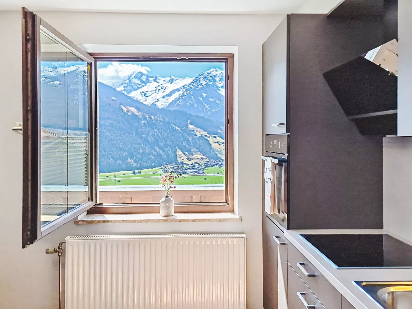 Panoramablick Tauern - Binnen