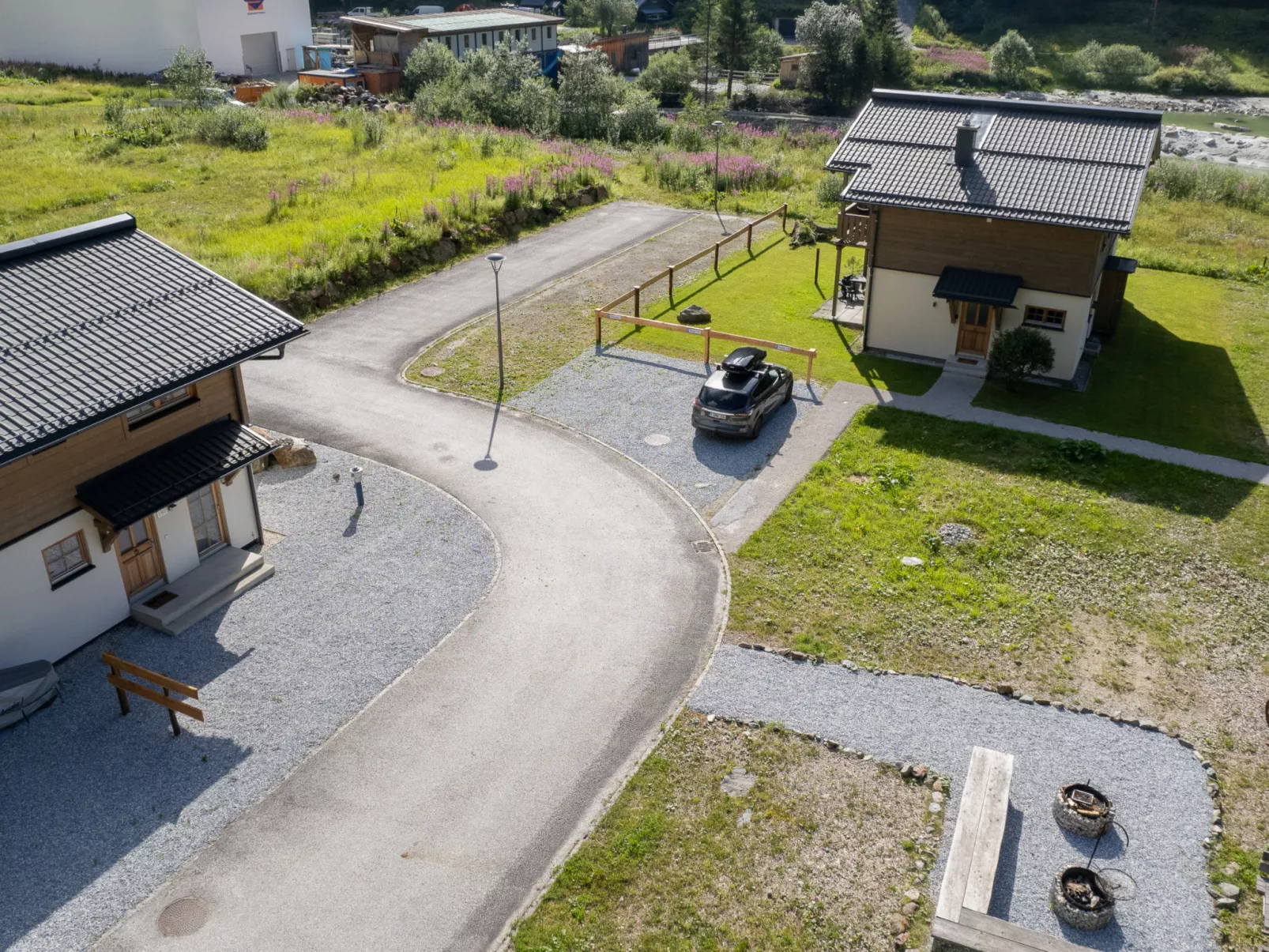 Lodge Adlerhorst 178 im Tauerndorf Enzingerboden - Buiten