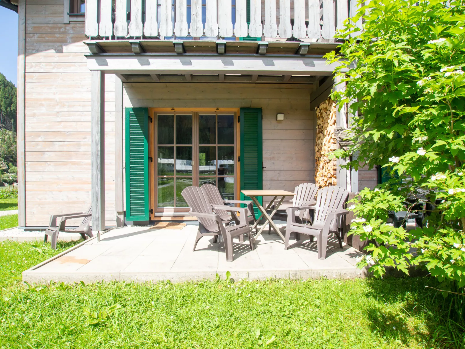 Lodge Seeblick 161 im Tauerndorf Enzingerboden - Buiten