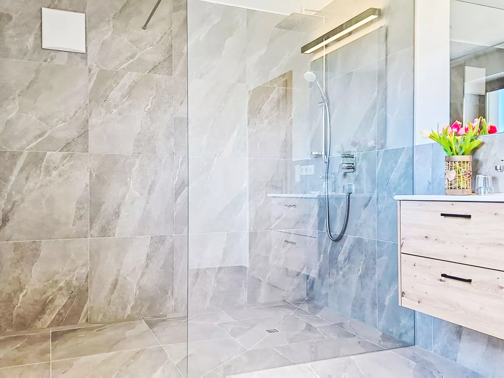 Panoramablick Tauern - Binnen