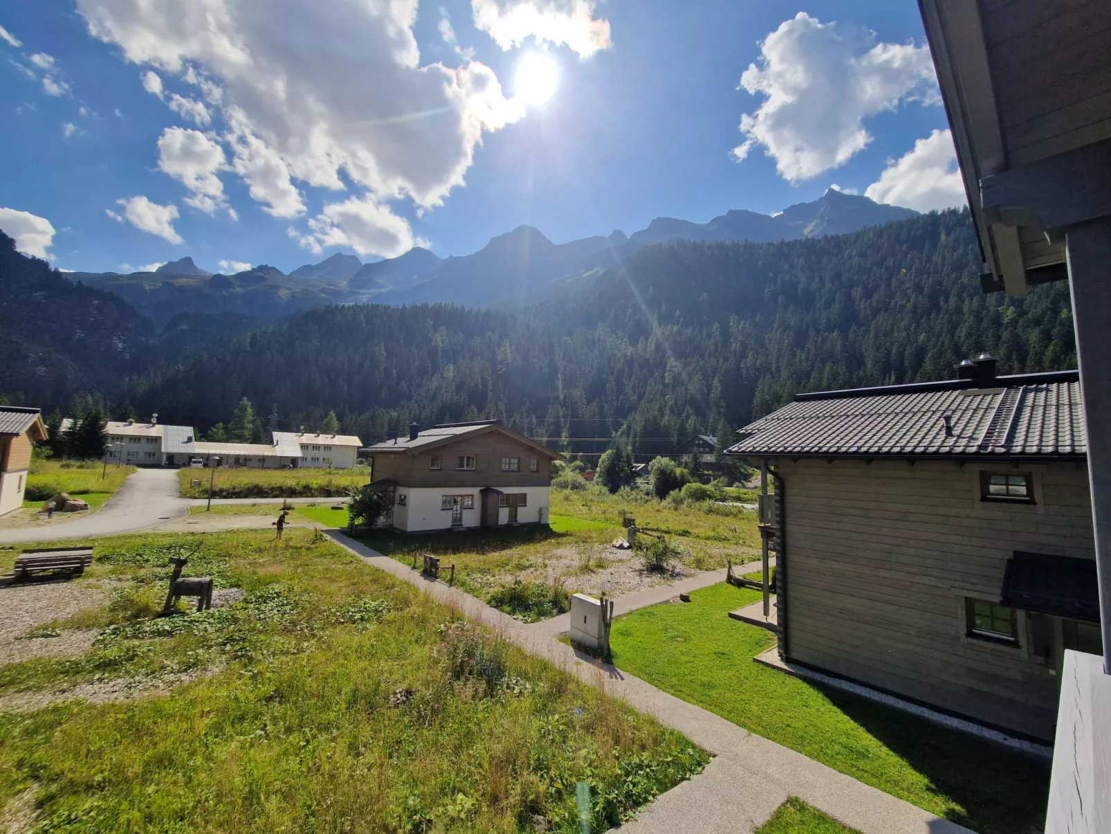 Lodge Seeblick 161 im Tauerndorf Enzingerboden - Buiten