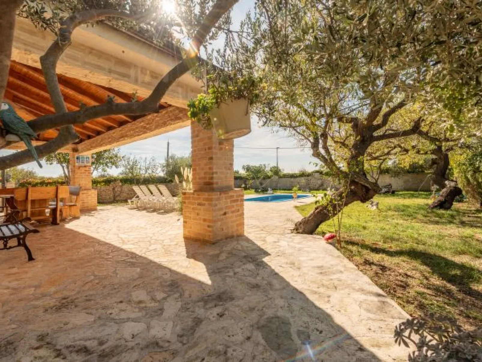 Villa Serena with pool - Image-tags.info