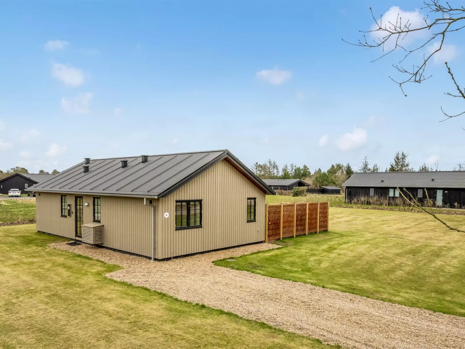 "Emin" - 2.8km from the sea