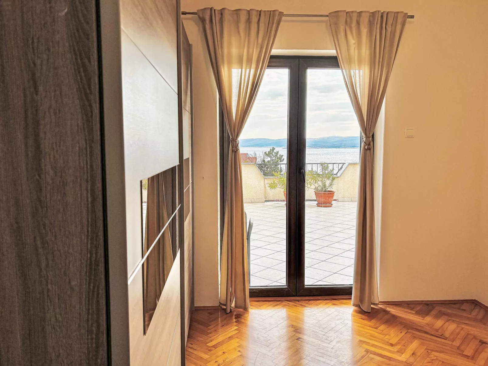 In Crikvenica mit Meerblick - Binnen