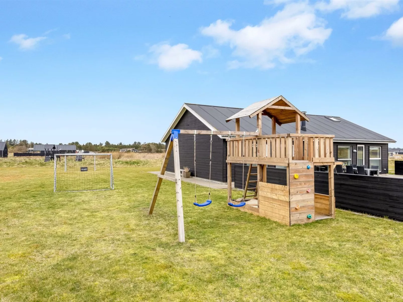 "Tatiane" - 1.5km from the sea - Buiten