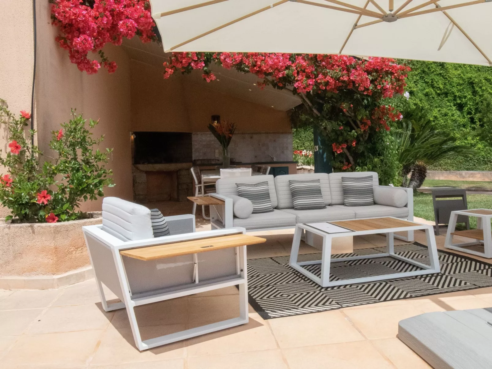 "La Capitelle" - Image-tags.info