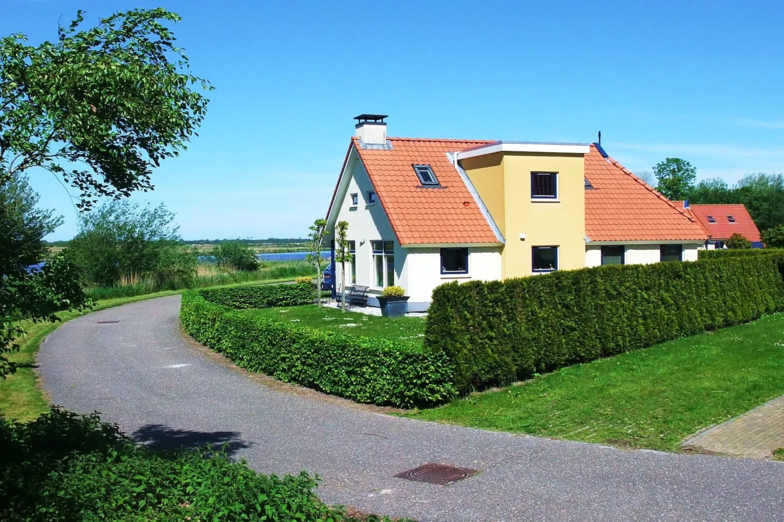 Vakantiepark Bergumermeer 6 - Buitenkant zomer