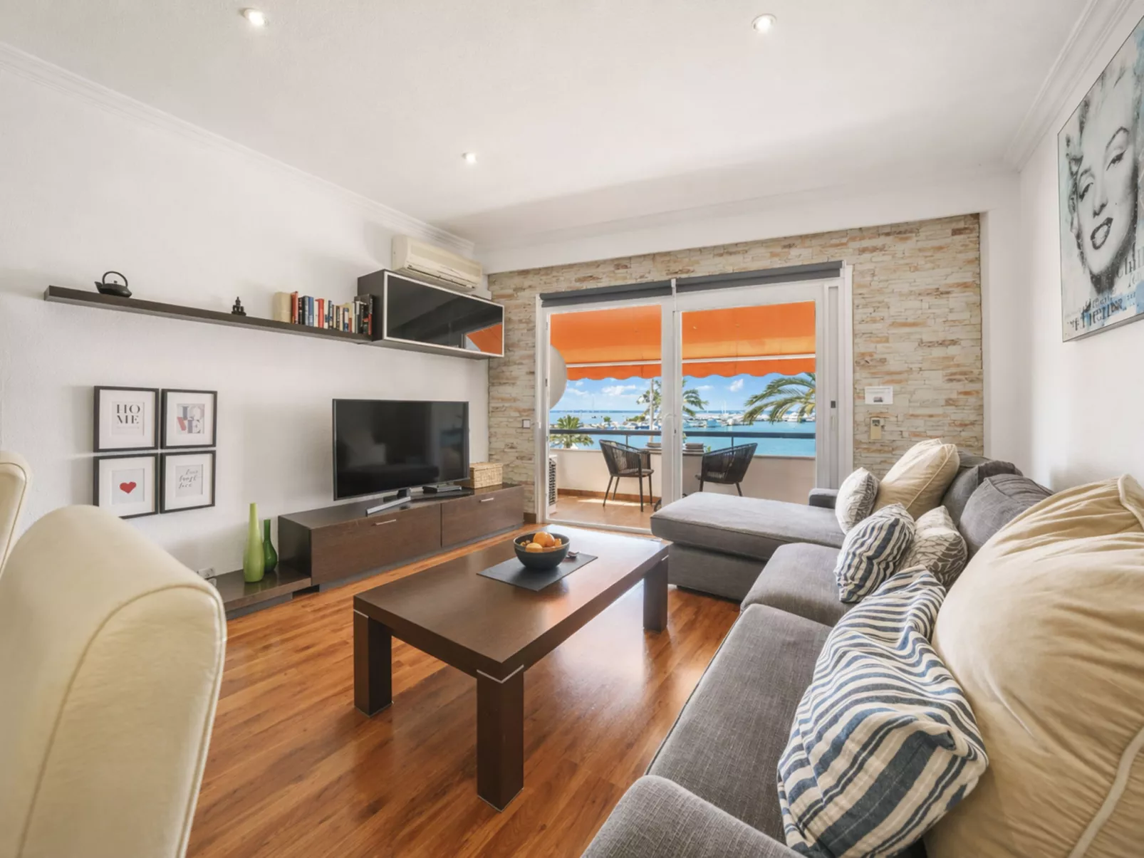 Marina Sea Views - Binnen