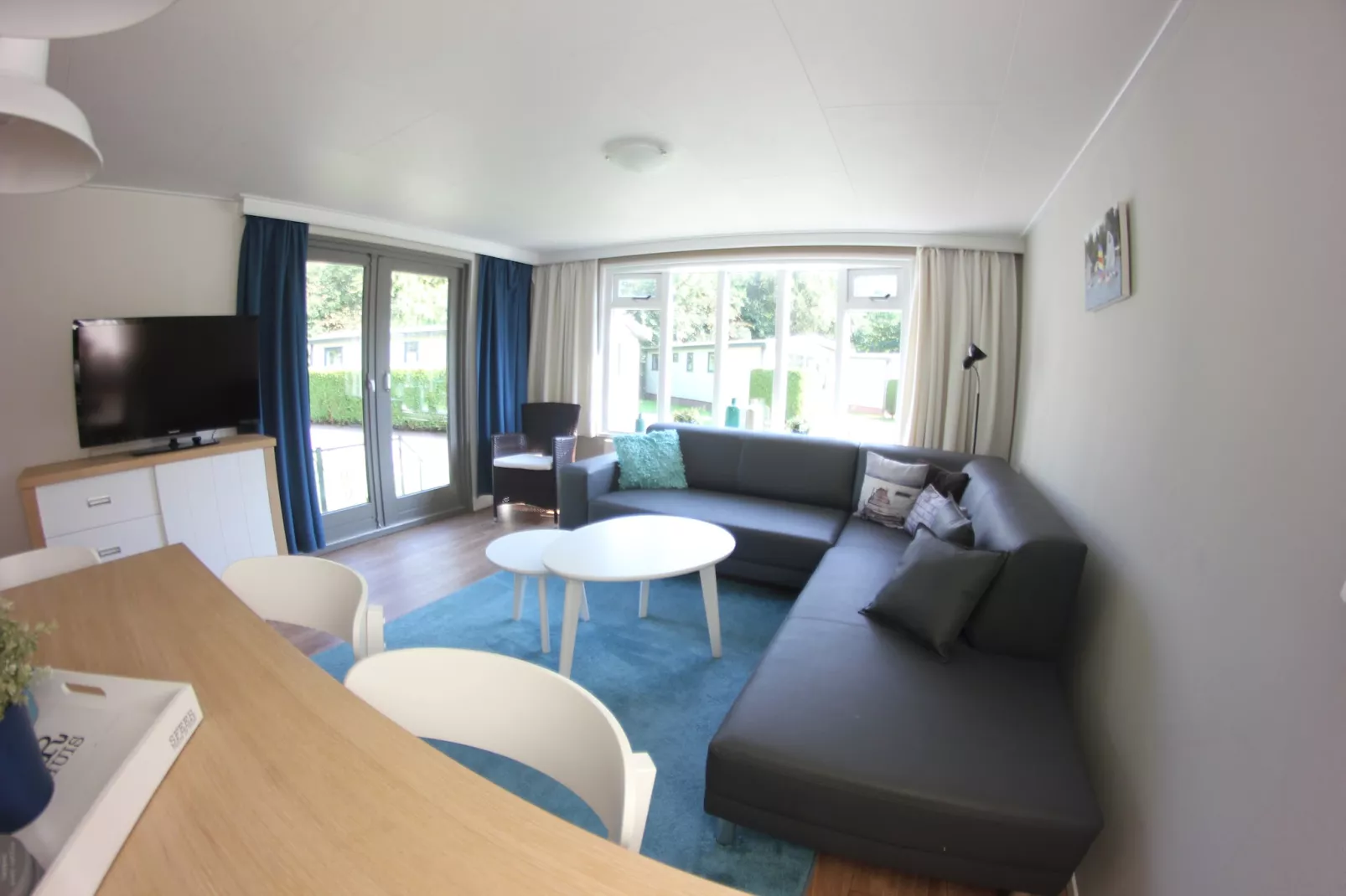 Vakantiepark Bergumermeer 8 - Woonkamer
