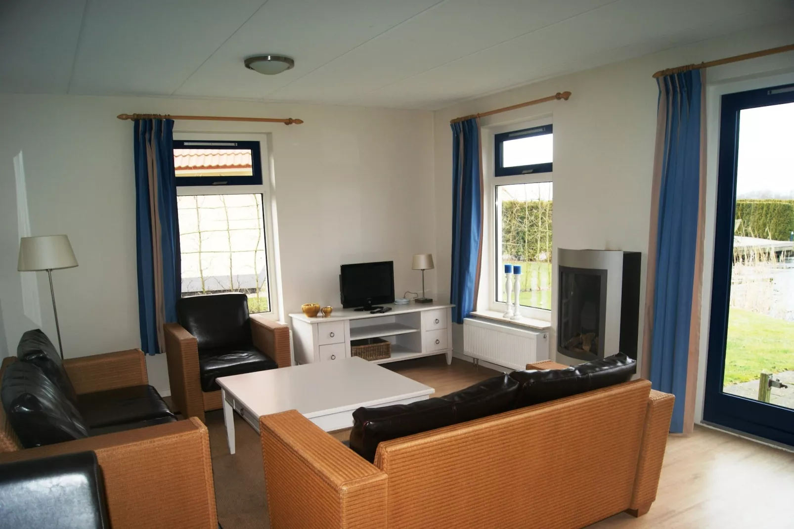 Vakantiepark Bergumermeer 6 - Woonkamer