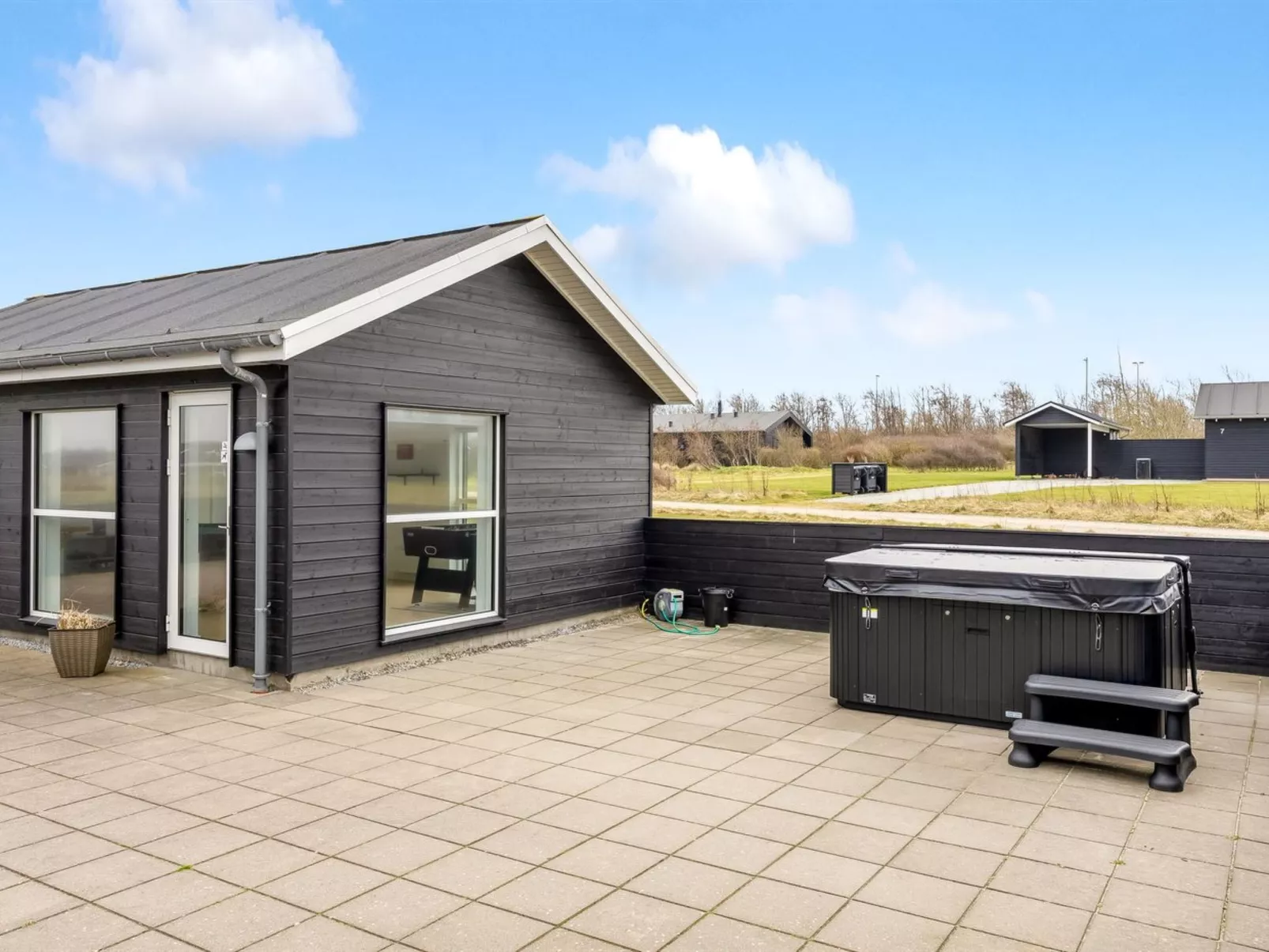 "Tatiane" - 1.5km from the sea - Buiten