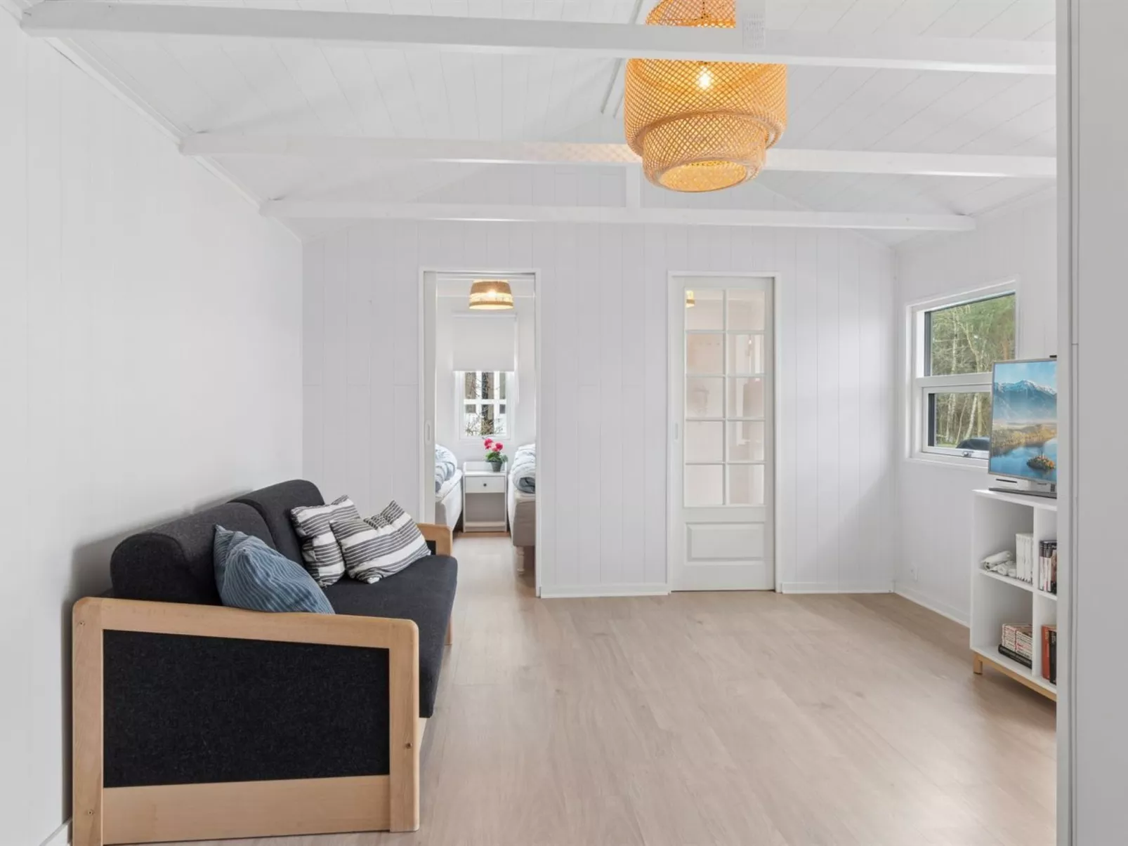 "Saija" - 2.1km from the sea - Binnen