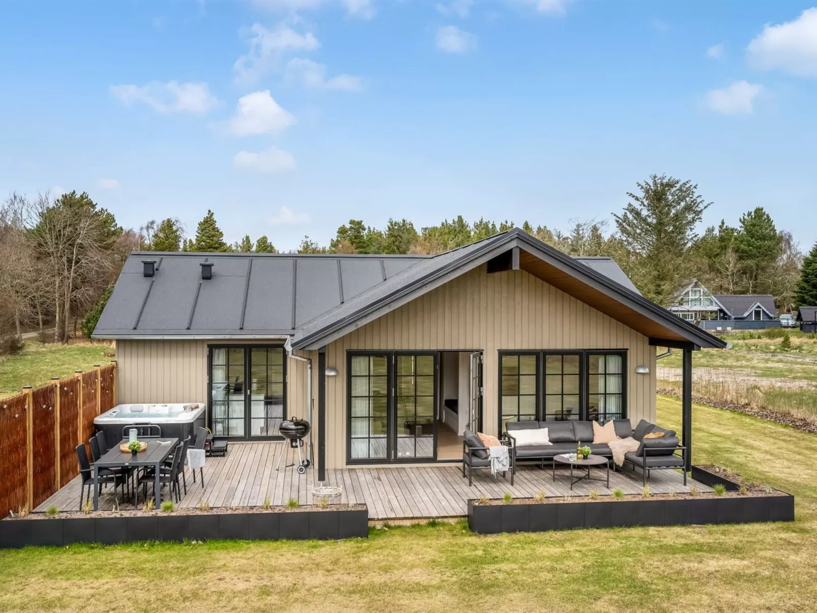 "Emin" - 2.8km from the sea - Buiten