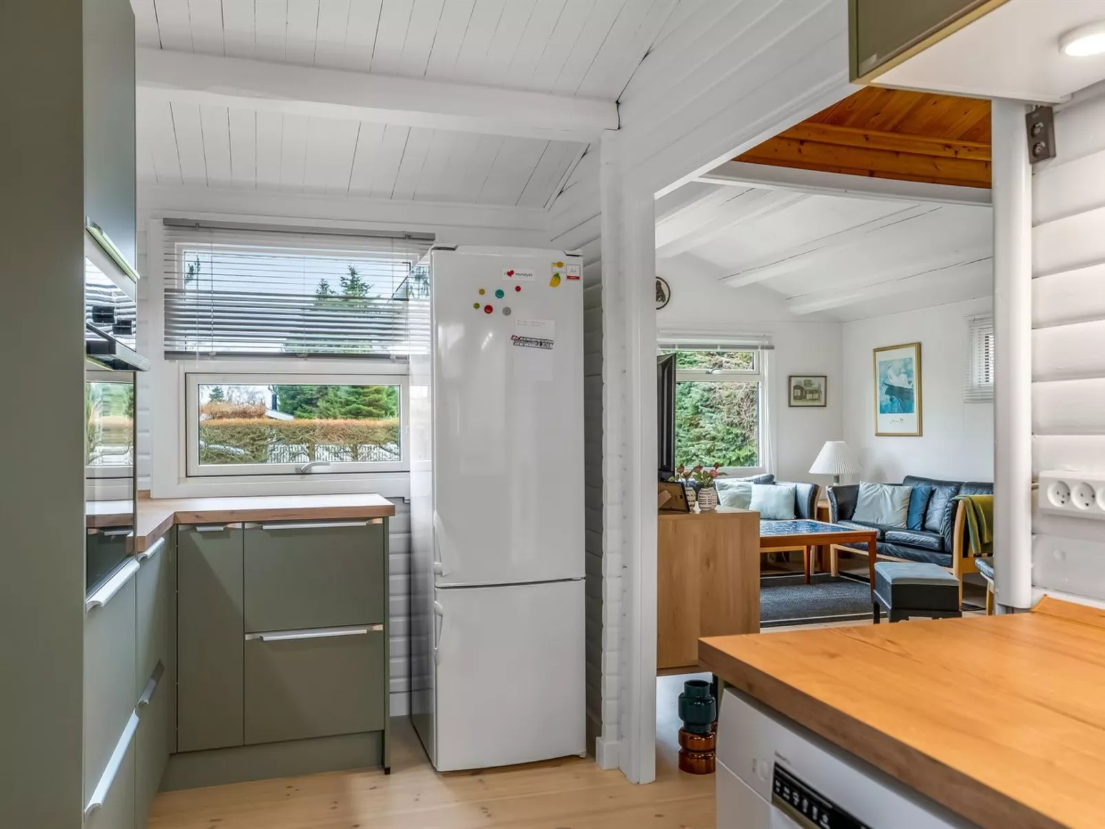 "Aarno" - 700m from the sea - Binnen