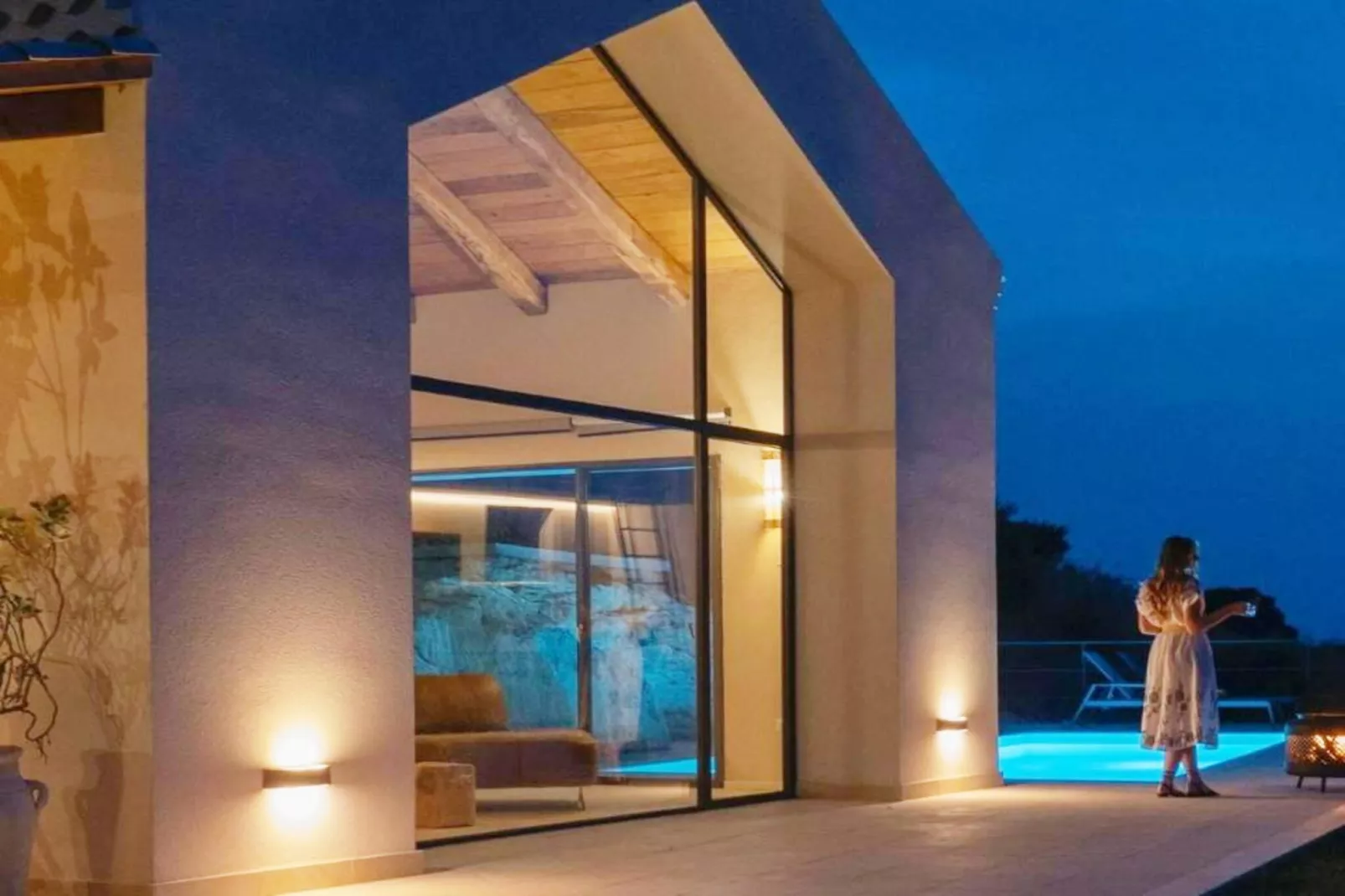 JATU RETREAT - Buitenkant zomer