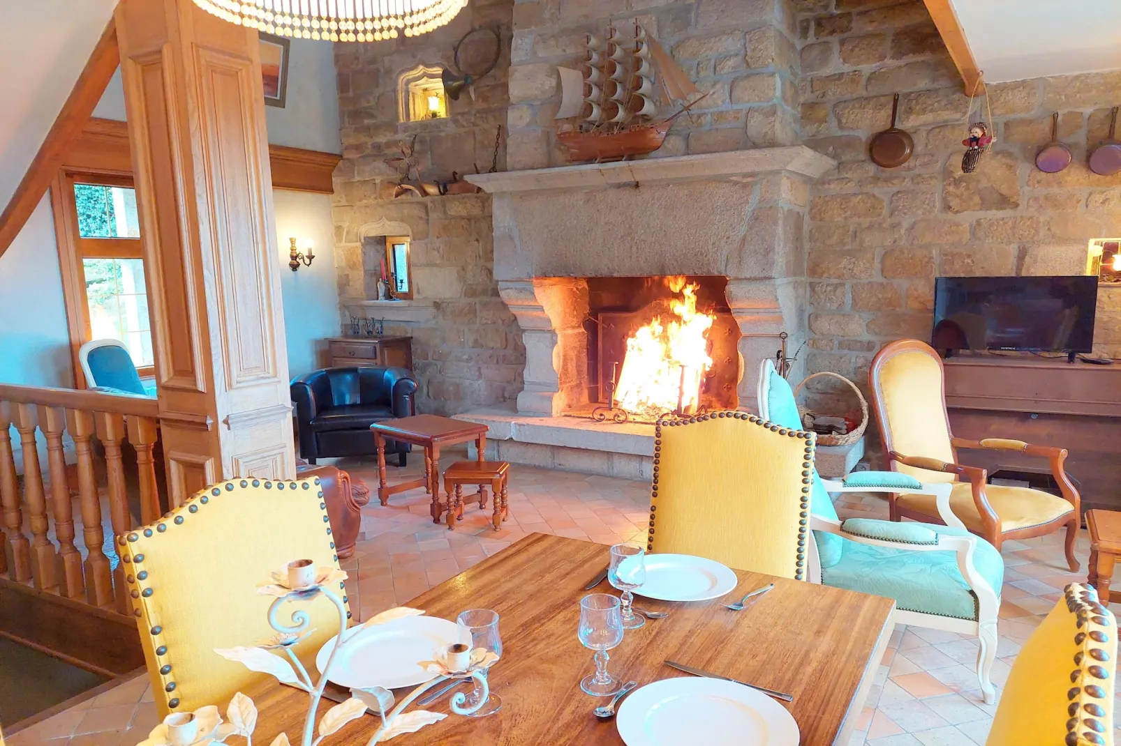 Granitsteinhaus in St Pol-de-Léon - Woonkamer