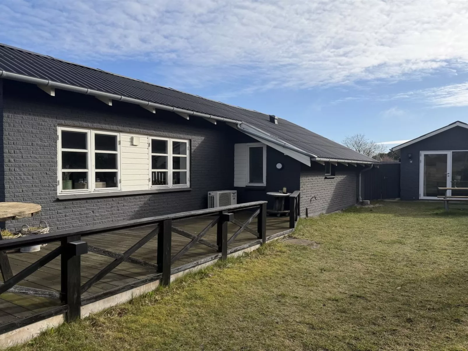 "Bo" - 250m from the sea - Buiten