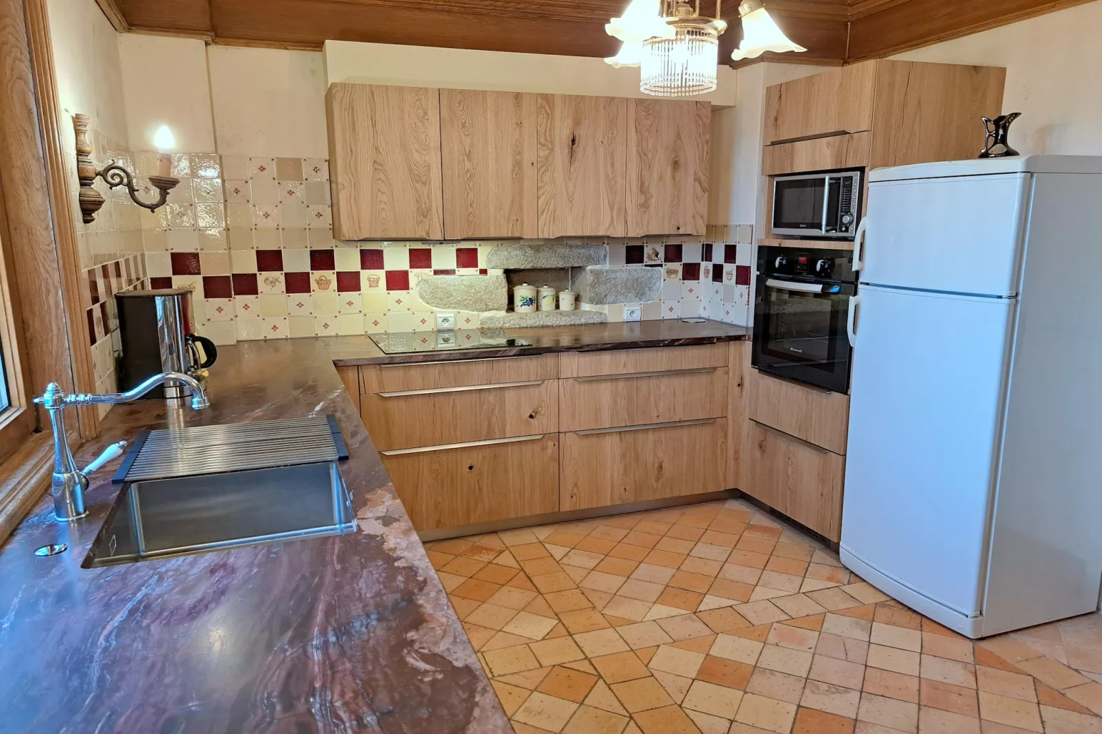 Granitsteinhaus in St Pol-de-Léon - Keuken