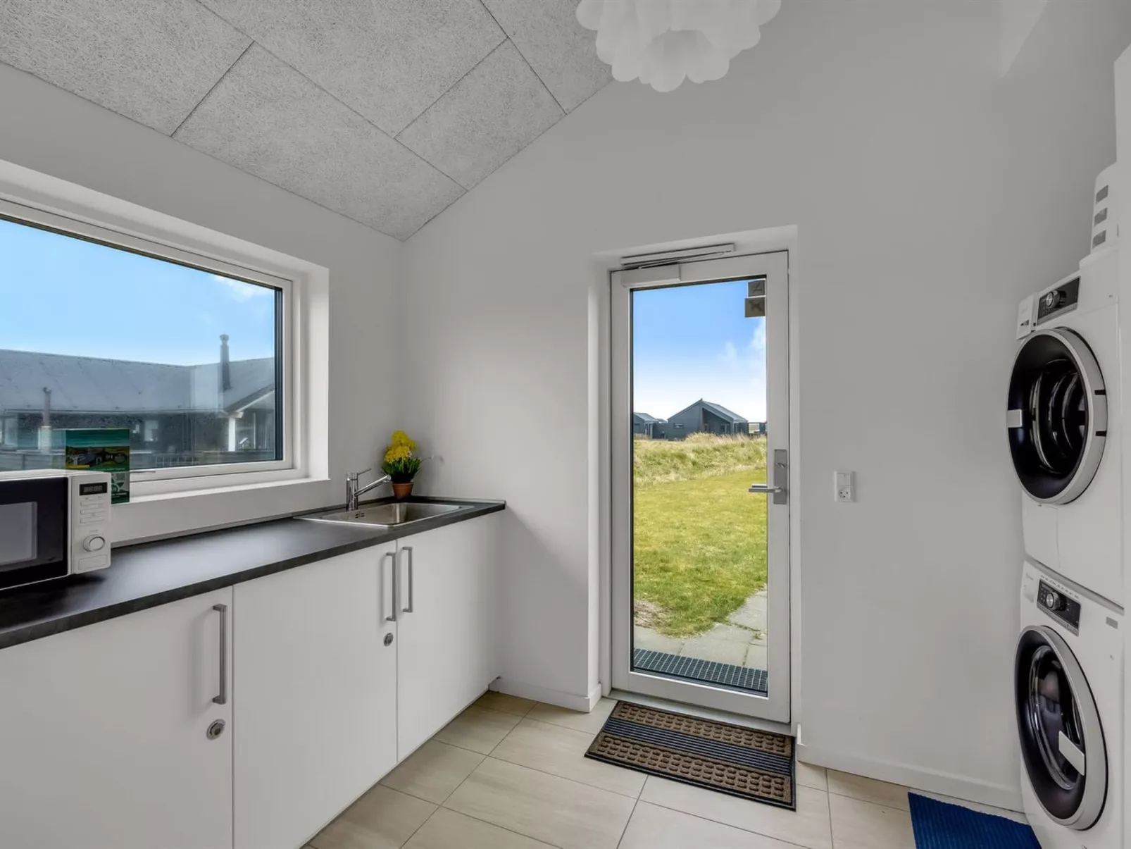 "Tatiane" - 1.5km from the sea - Binnen