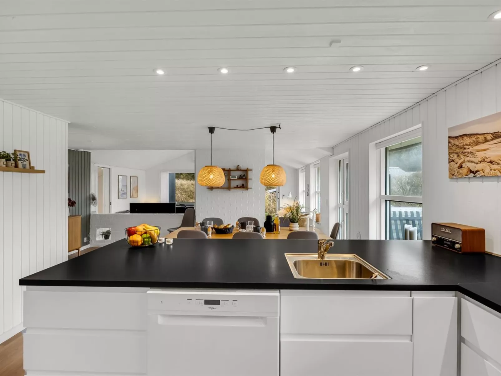 "Vilhelmiina" - 350m from the sea - Binnen