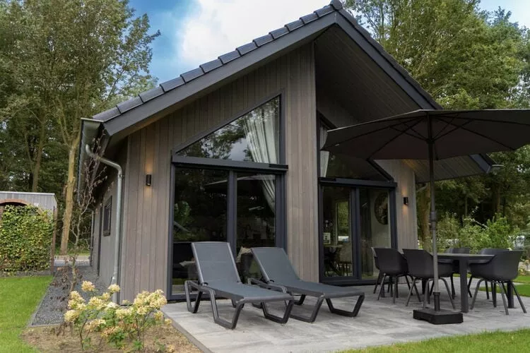 Vakantiepark Latour 5-Buitenkant zomer