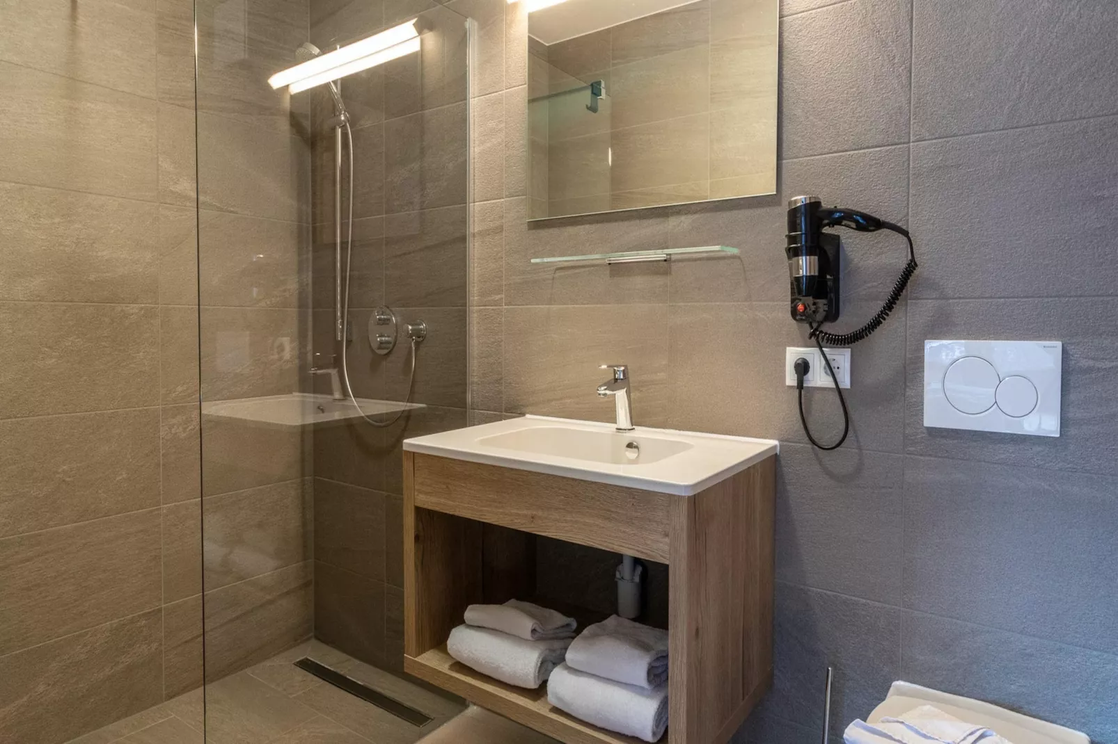 Resort Silvretta 1 - Badkamer