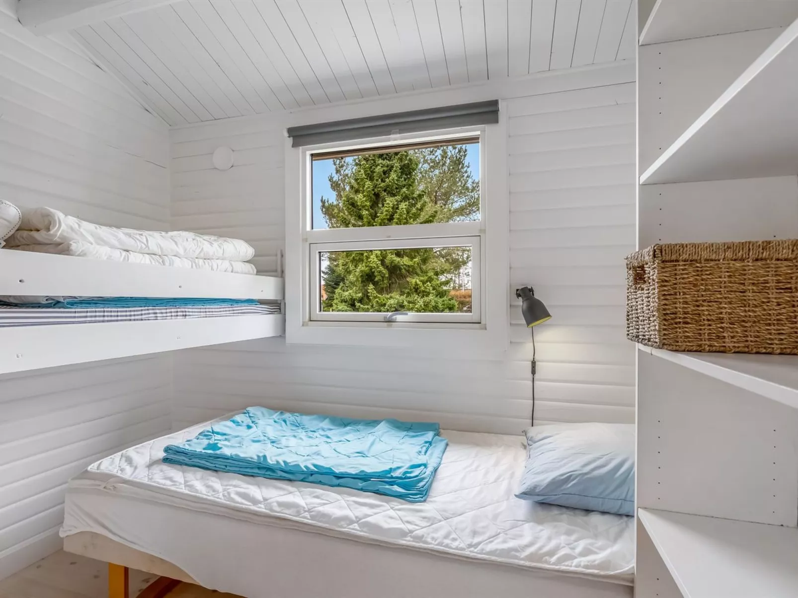 "Aarno" - 700m from the sea - Binnen