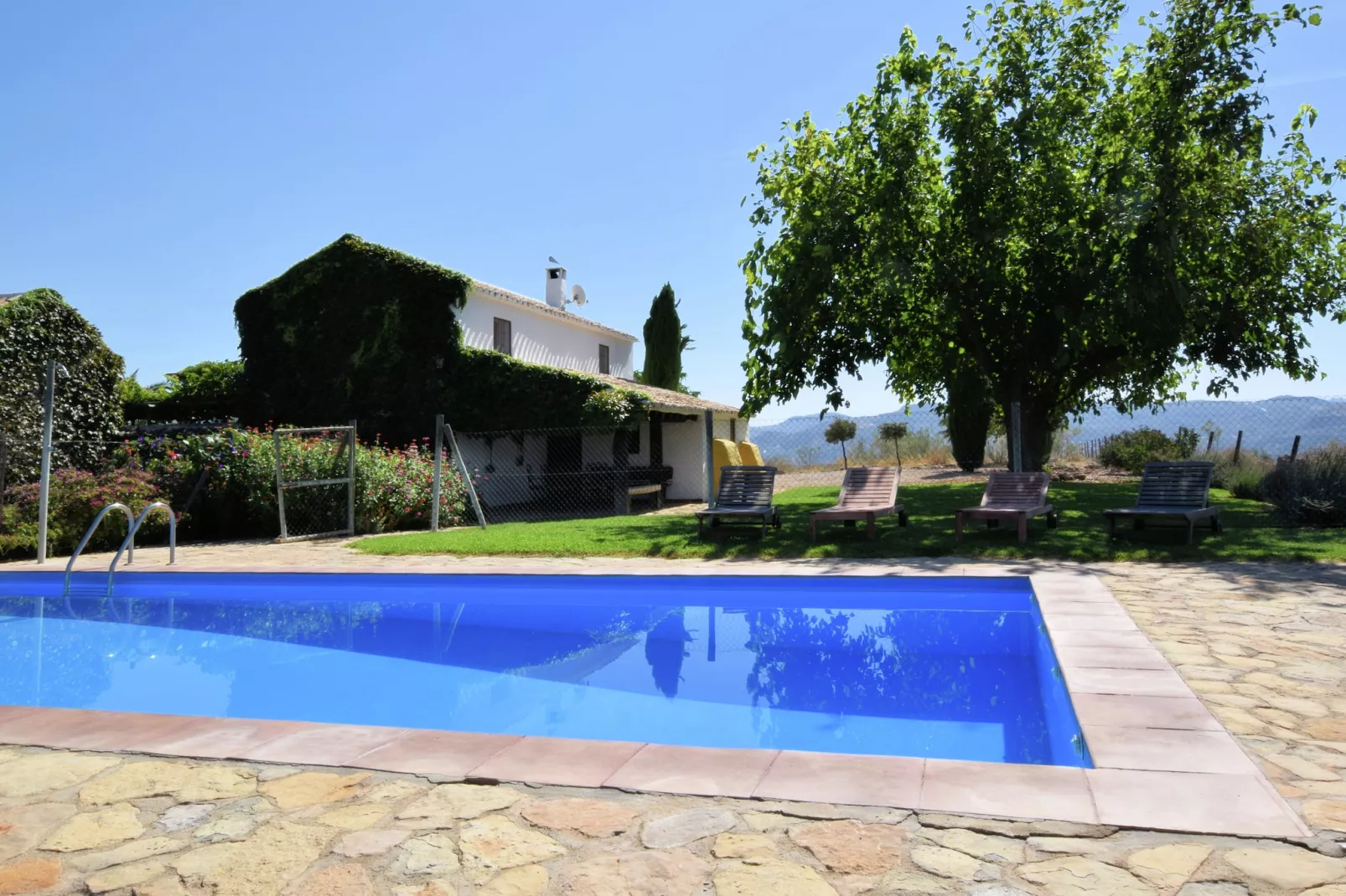 Cortijo El Morron - Buitenkant zomer