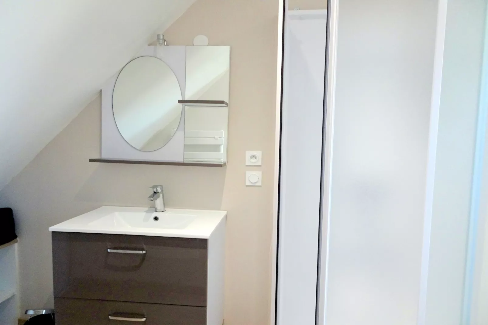 Holiday home in Bricqueville sur Mer - Badkamer