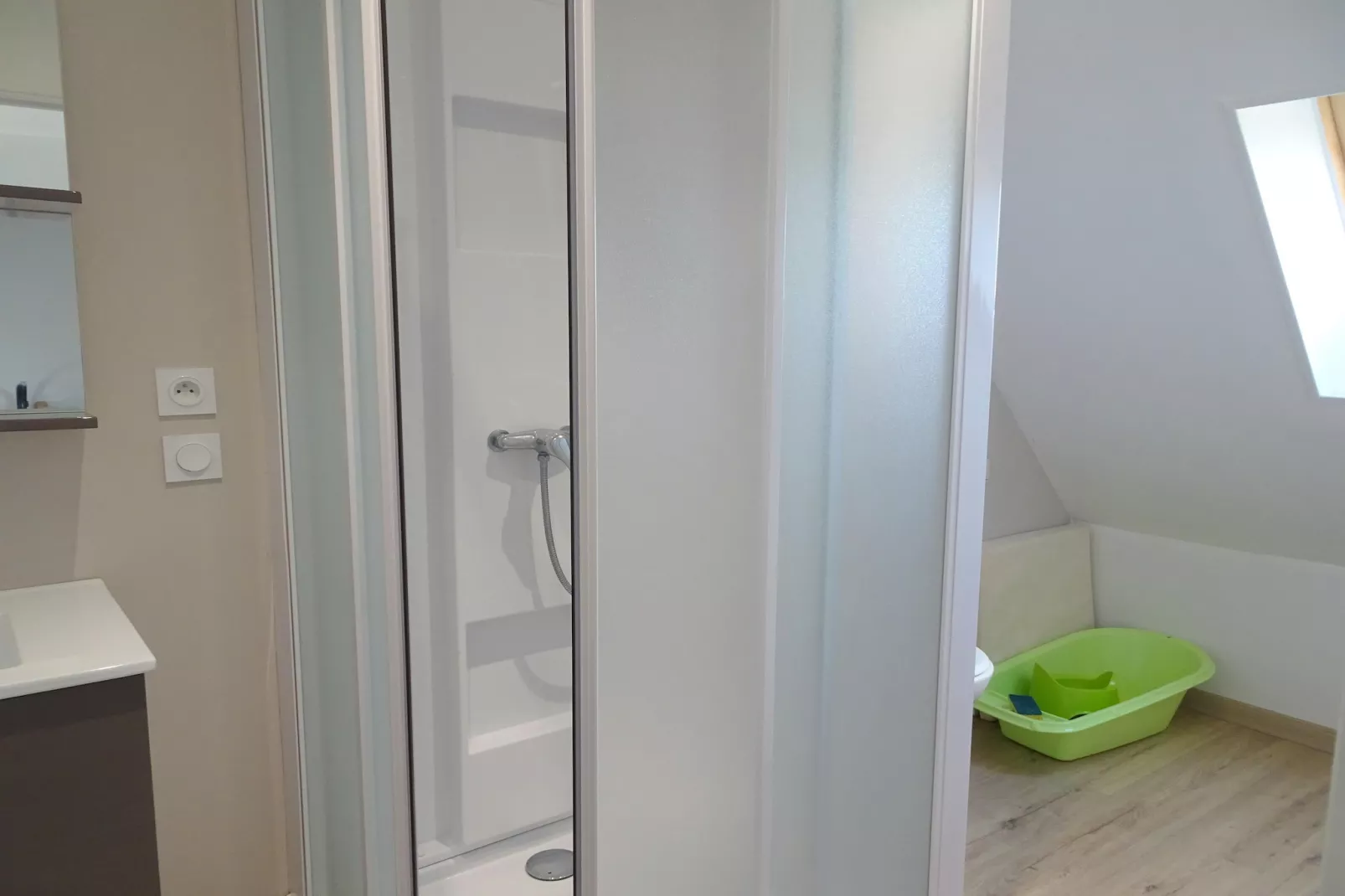 Holiday home in Bricqueville sur Mer - Badkamer
