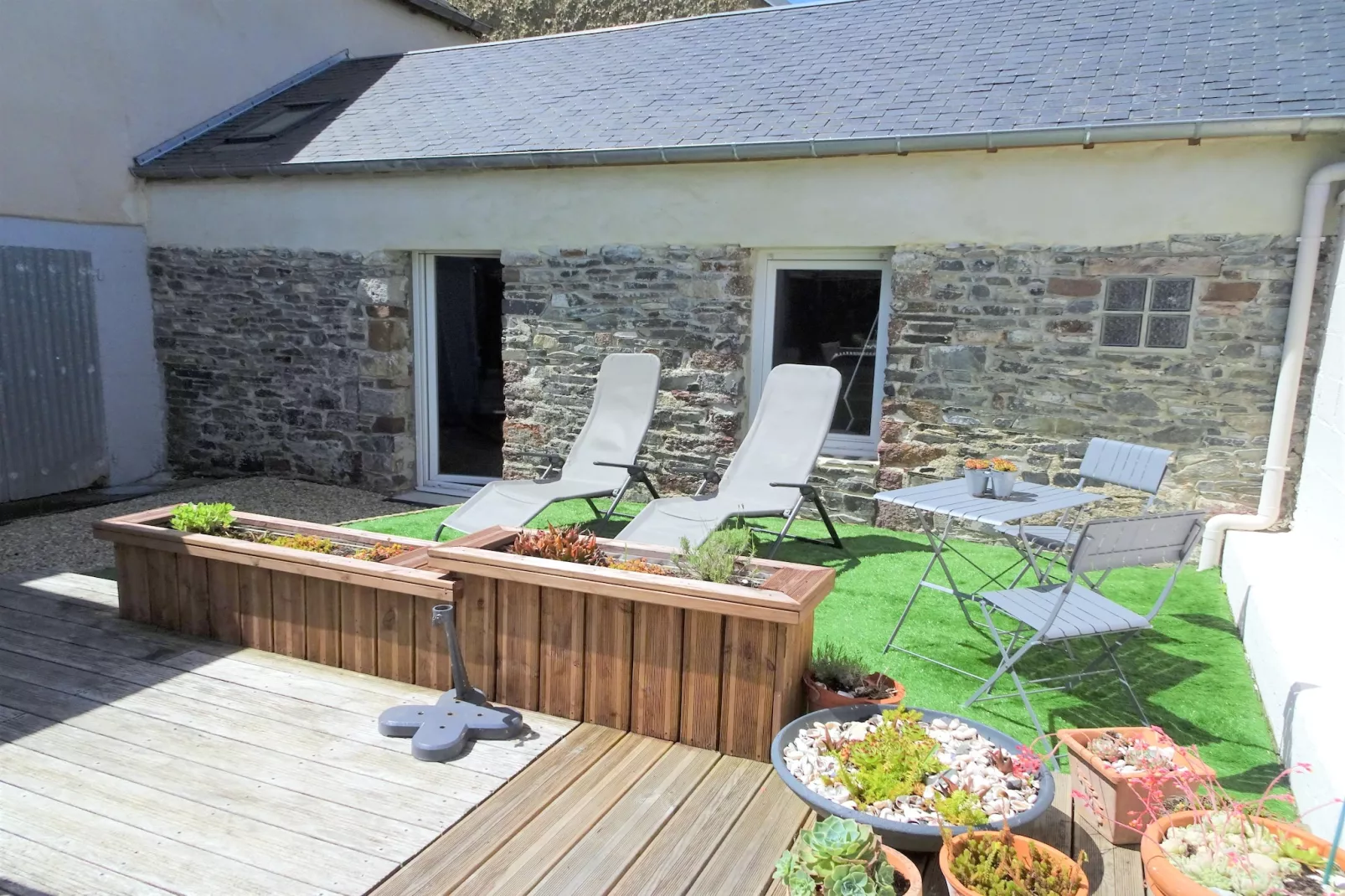 Holiday home in Bricqueville sur Mer - Terrasbalkon