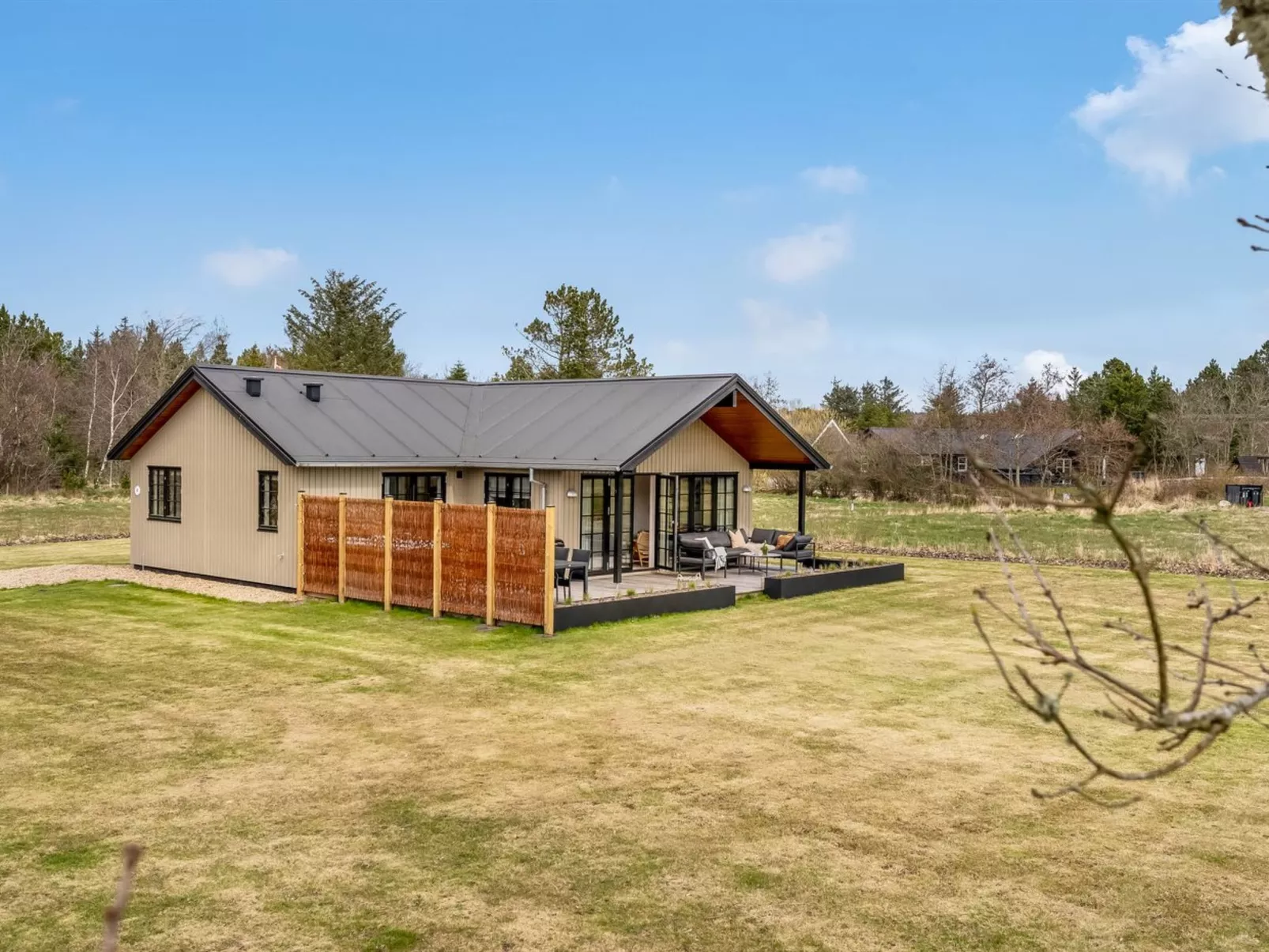 "Emin" - 2.8km from the sea - Buiten