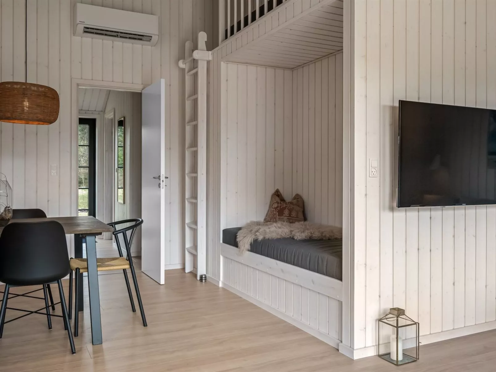 "Emin" - 2.8km from the sea - Binnen