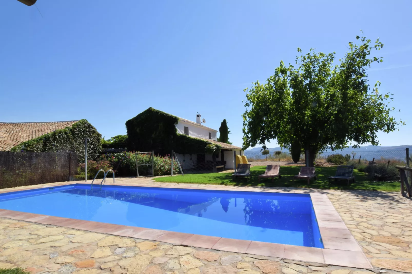 Cortijo El Morron - Buitenkant zomer