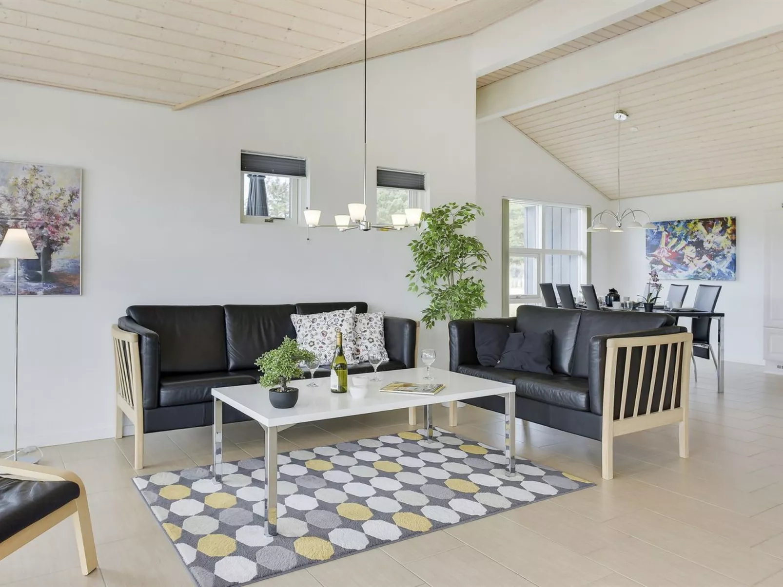 "Tessie" - 1.2km from the sea - Binnen