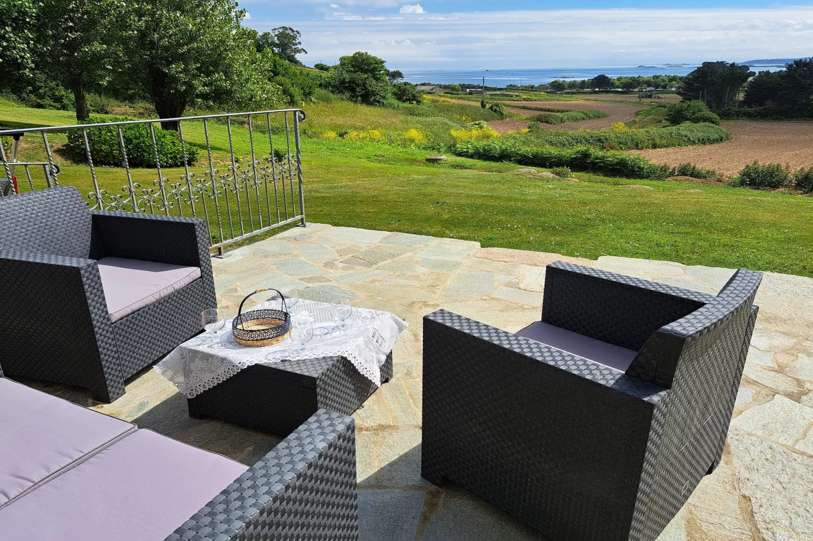 Granitsteinhaus in St Pol-de-Léon - Terrasbalkon